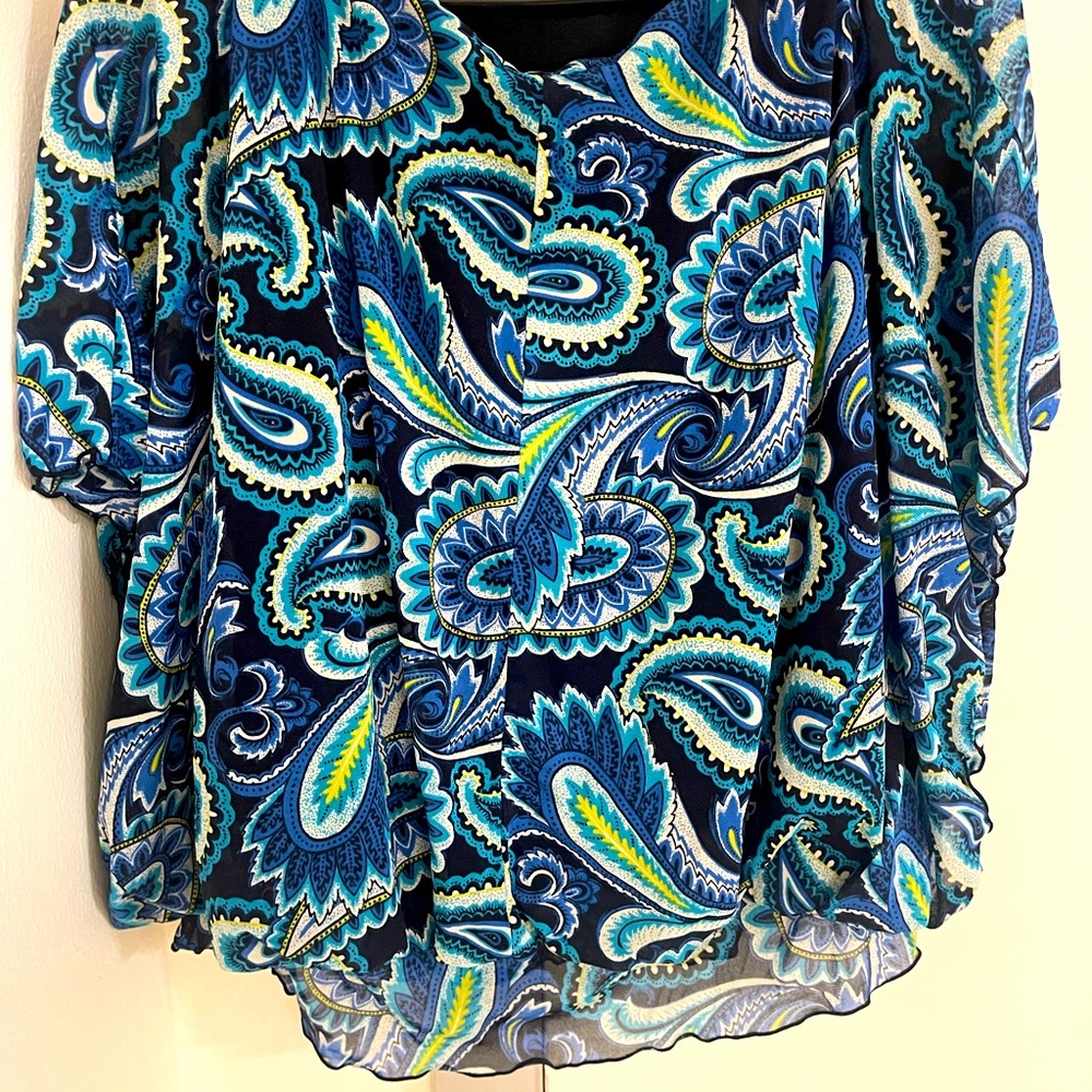 Studio Works Multi Colored Top. Colors: Blue, Green, Yellow, White. Size Large